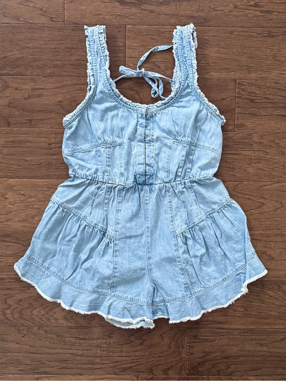 EUC Free People We The Free Nikita Romper Light Blue Denim Tie Back Size Small